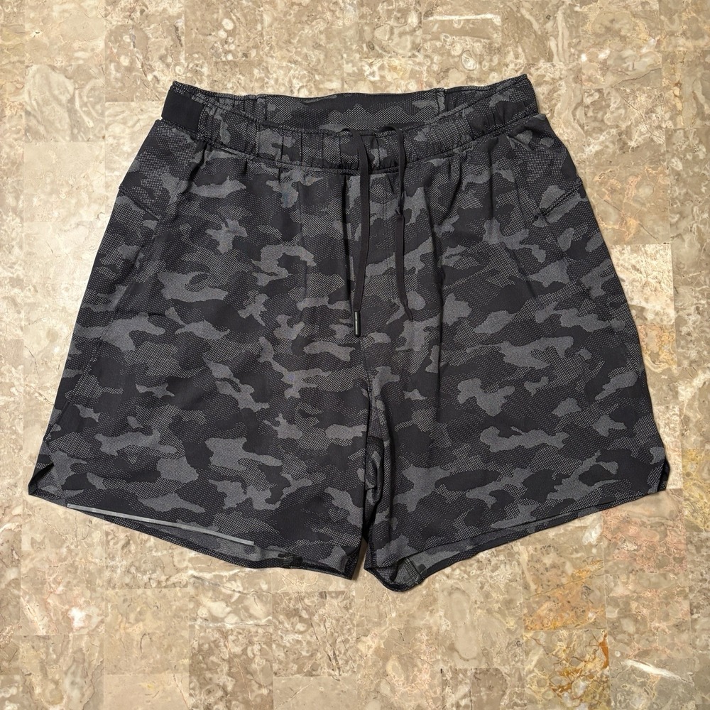 Lululemon Shorts Mens Medium Black Camo Surge 6" Lined Gym Running Towel Loop